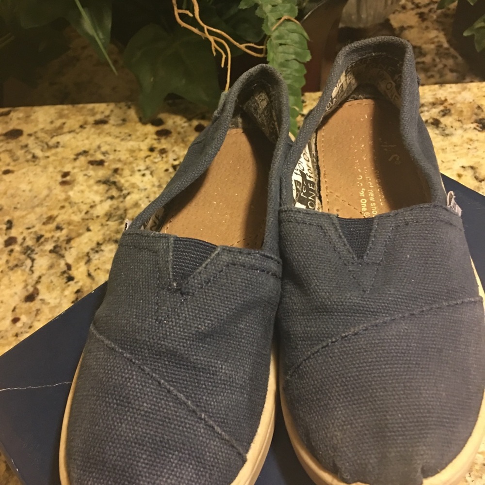 Unisex Toms for child